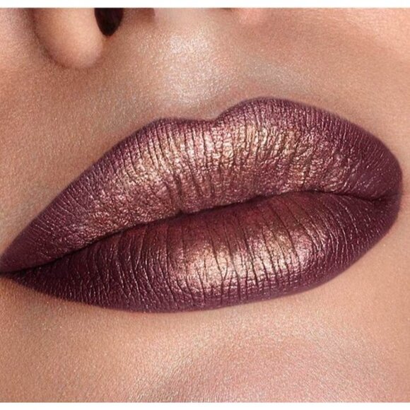 Maybelline New York Color Sensational Bronze Lipstick Metallic Lipstick, Molten - Picture 3 of 3
